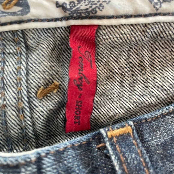 Vintage Guess Los Angeles 1981 Tomboy Roll-Up Denim Shorts - Picture 7 of 15